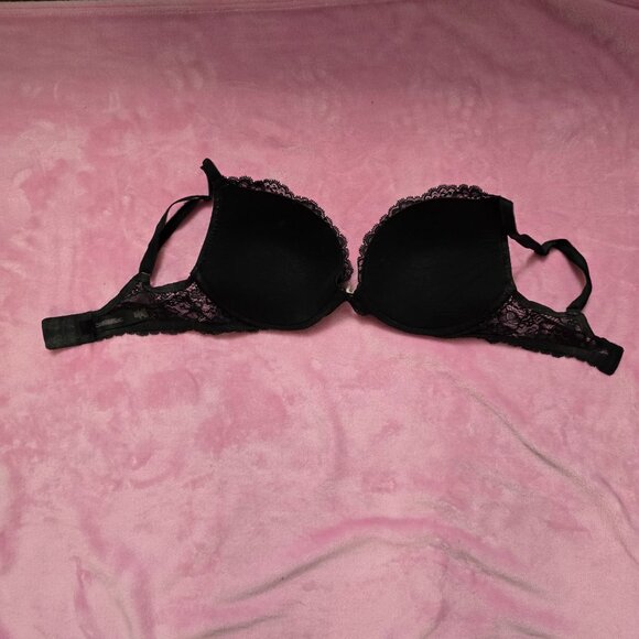 3 Victoria's Secret 34dd bras - Picture 5 of 11
